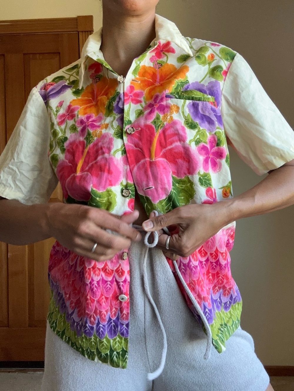 Authentic women’s Hawaiian shirt - Picture 4 of 7